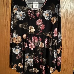 HEIMISH USA Gray and Black Top